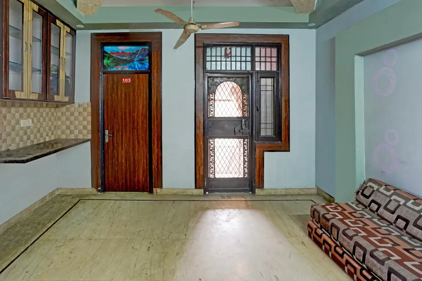 OYO 92089 Hotel Saffron - Image 1