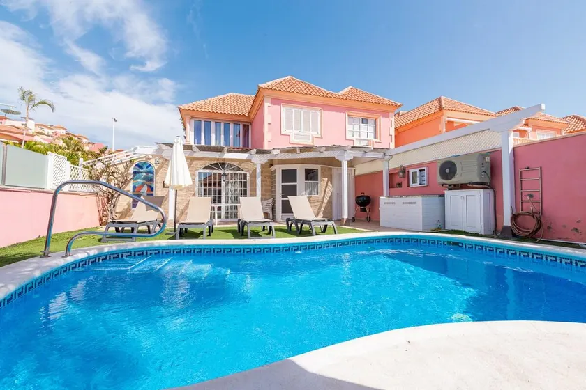 Nice 3 Bedroom Villa in El Duque - Image 1