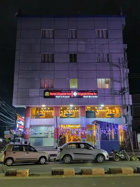 Hotel Crystal Inn - Image 1
