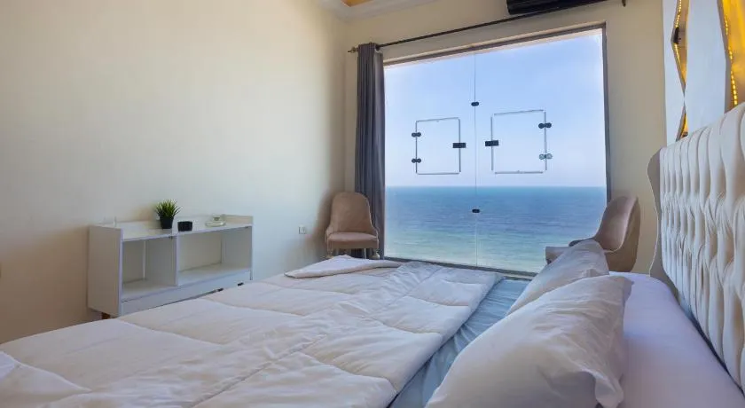 Hyat Suite & Private Rooms - Image 1