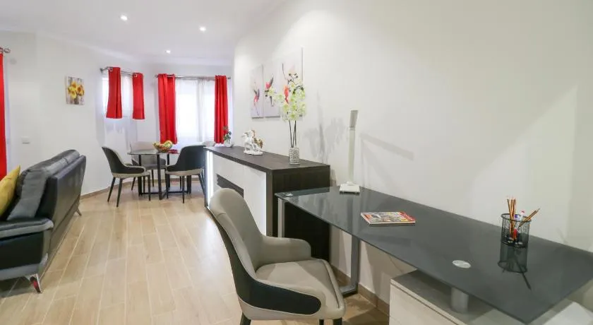 Parede Flats - Image 1