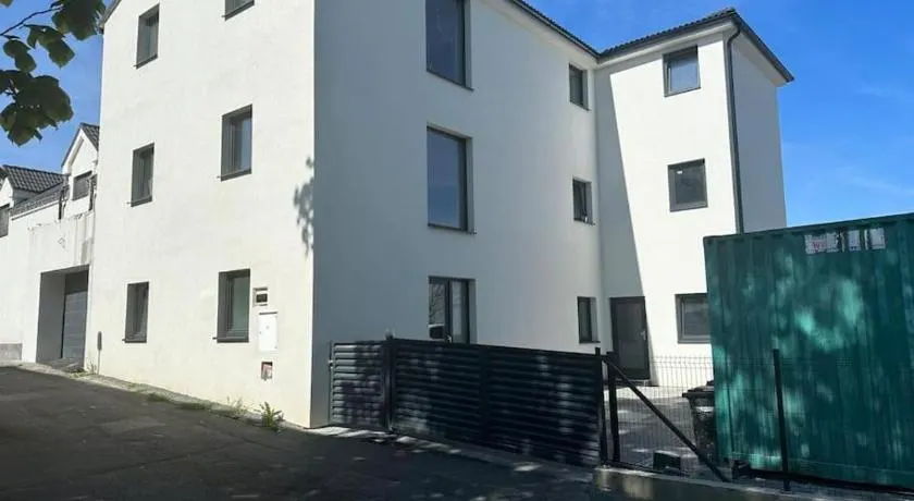 Byt apartman 72m2 private garden PARKING FREE - Image 1