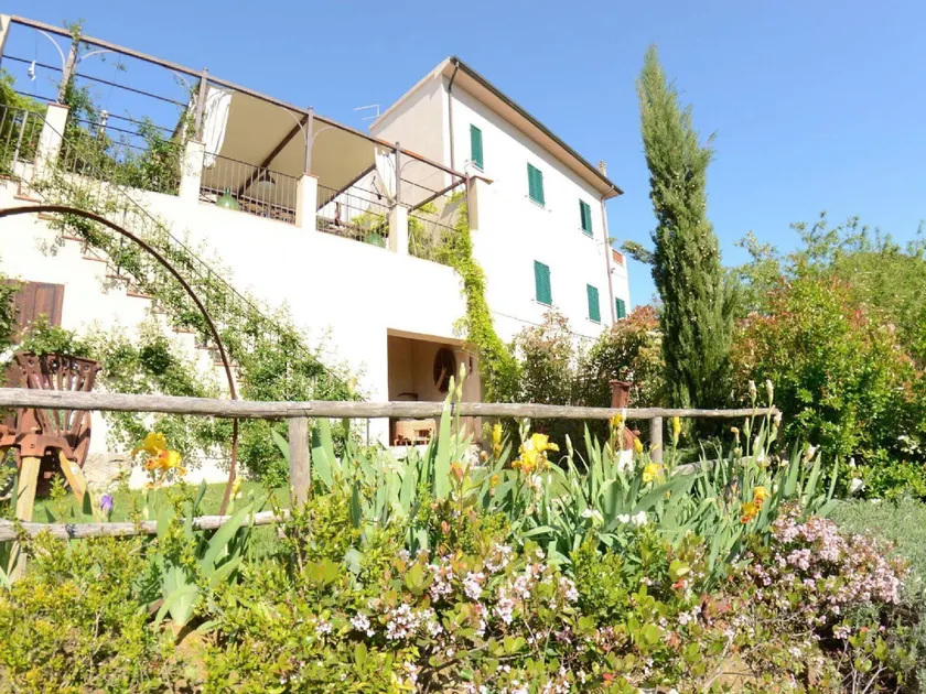 Tuscan Retreat in Aiale - Image 1