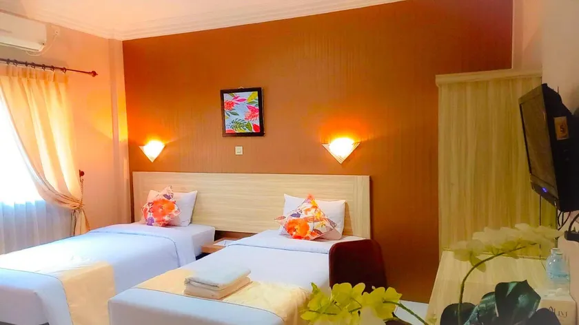 D'Lira Syariah Hotel - Image 1