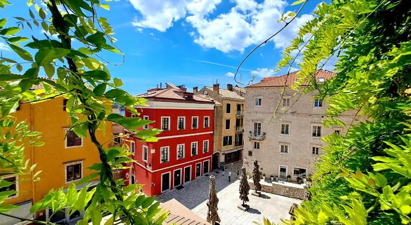 Medulić Palace Rooms & Apartments - Image 1