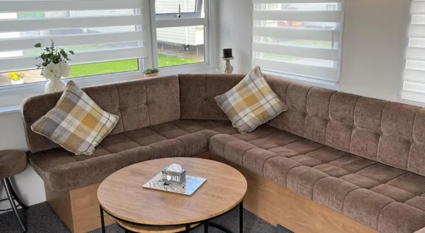 Lyons lido Lovely modern 3 bedroom Caravan - Image 1