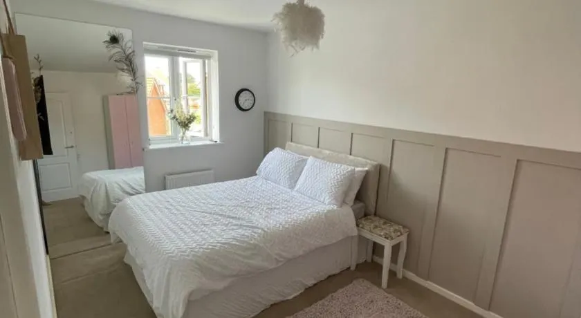 Room in house close to Dover port - Image 1