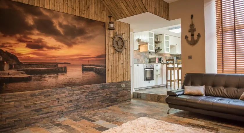 Deluxe Rustic Charlestown Themed Apartment - Image 1