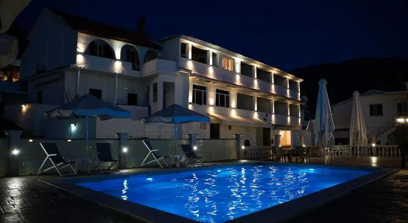 Kostas Beach Apartments - Image 1