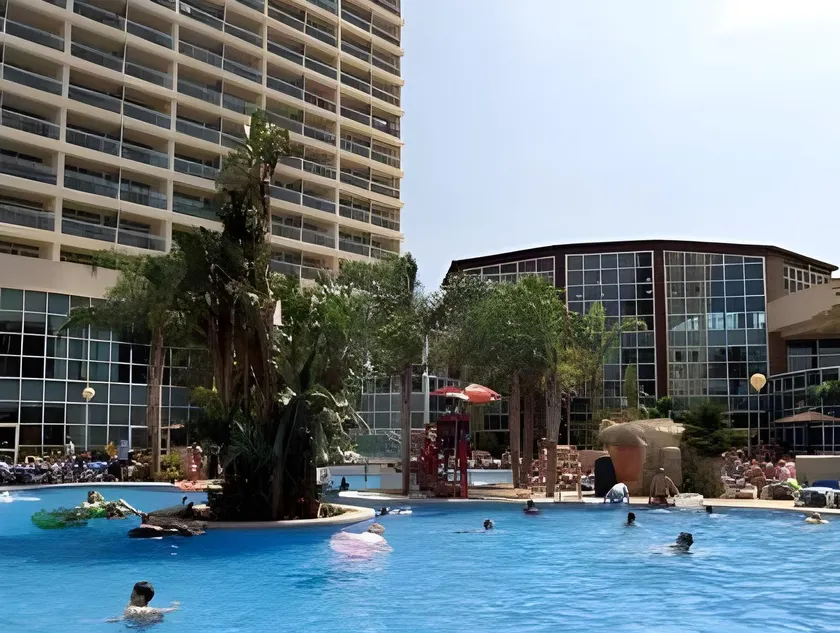 Medplaya Hotel Flamingo Oasis - Image 1
