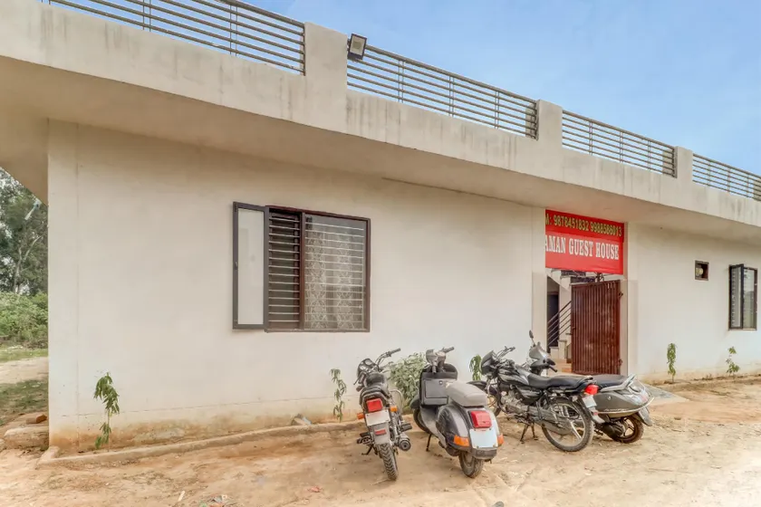 OYO Flagship 83529 Aman Guest House - Image 1