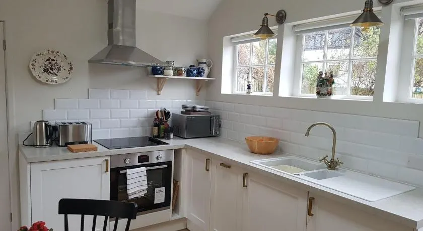 The Cottage - Image 1