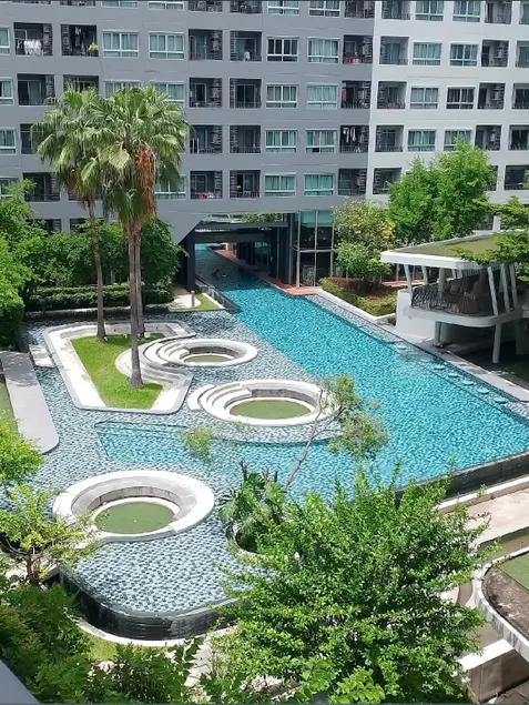 Spacious Studio Near BTS Kitchen & Washer - Image 1