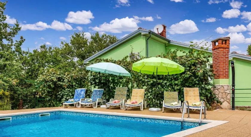 Grand logement convivial et familial avec jardin, terrasse et barbecue | Vue piscine | Avec animaux acceptés - Image 1