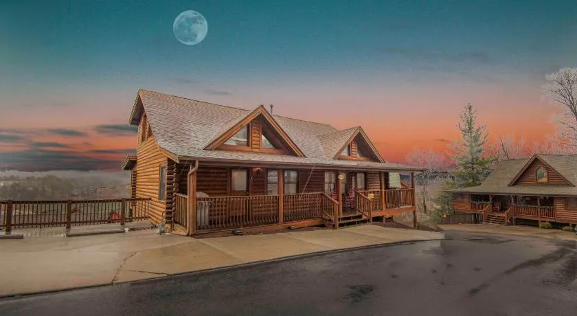 Moonlight Lodge Family Cabin - Image 1