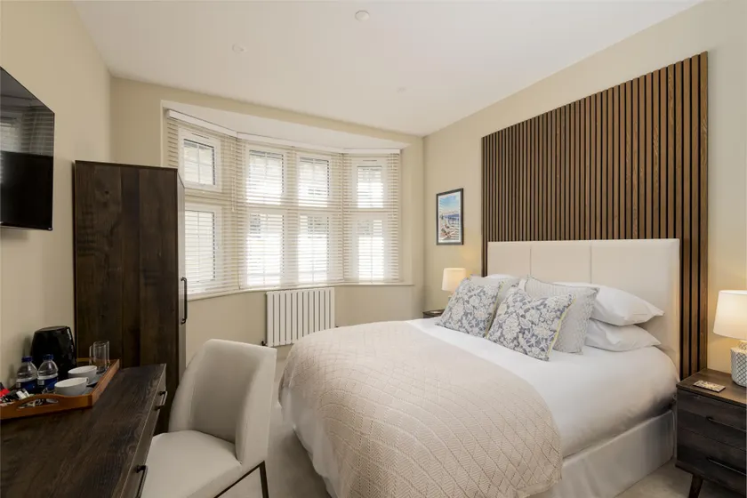 Kings Road Suites - Image 1