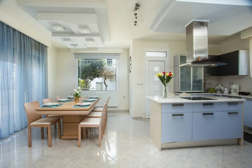 EVA's House - Image 1
