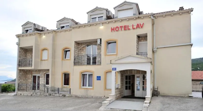 Hotel Lav - Image 1