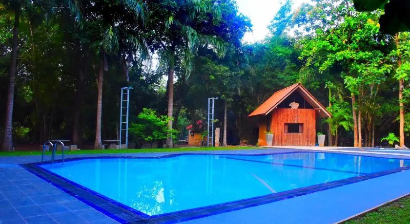 Elephant Safari Hotel - Image 1