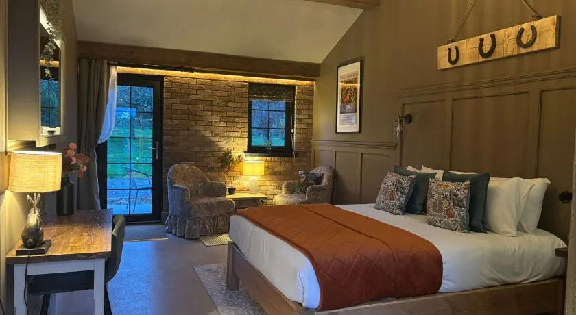 Accommodation Bristol Airport - Image 1