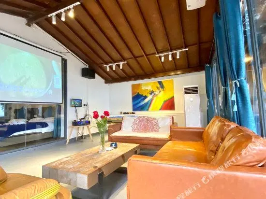 Aloha Beach Club - Image 1