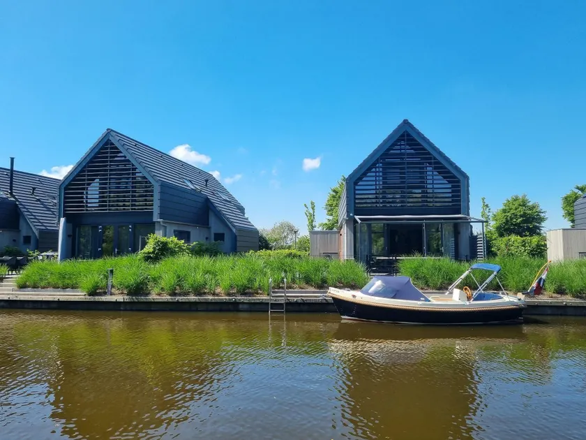 Water Villa in Balk by Frisian Lakes - Image 1