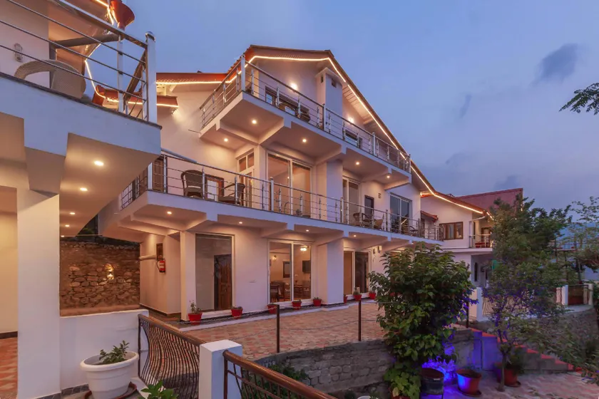 Alaya Stays Amara Dusk 4BHK Villa in Nainital - Image 1