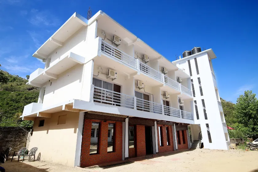 Bliss hotel& black pepper restaurant - Image 1