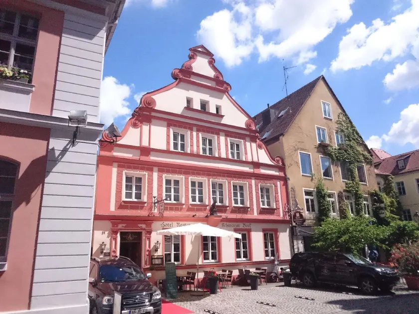 Boutique Hotel & Bio Wirtshaus Schwarzer Bock - Image 1
