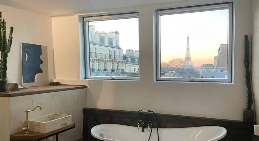 View Eiffel Tower - Image 1