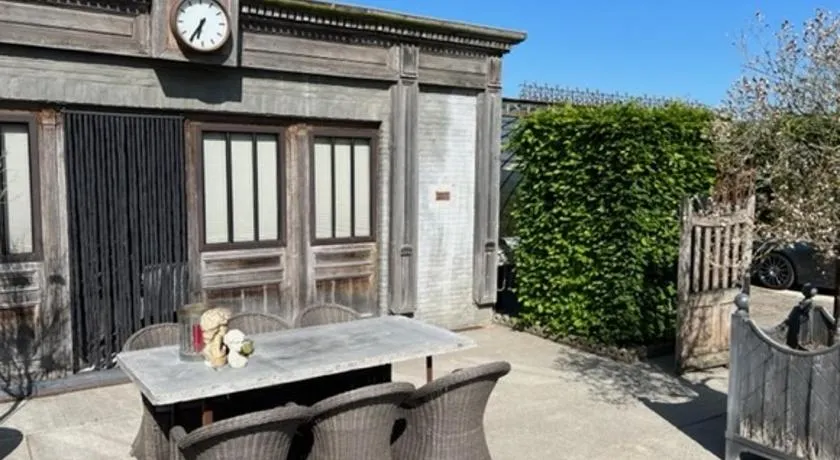 B&B Els - Image 1