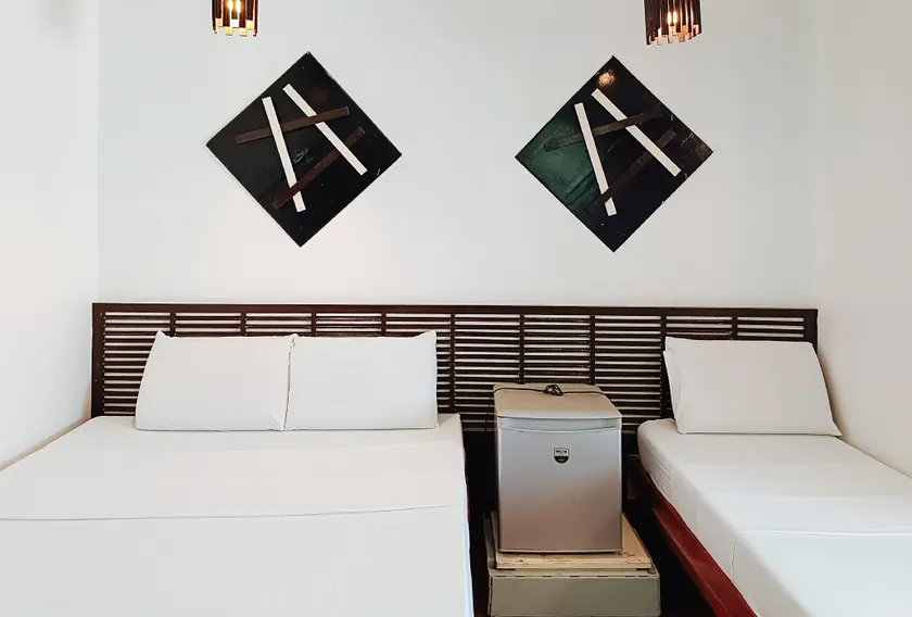 Hotel Elinas and Restaurant - Image 1