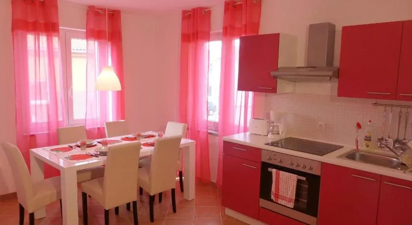 Apartments Kvesić - Image 1
