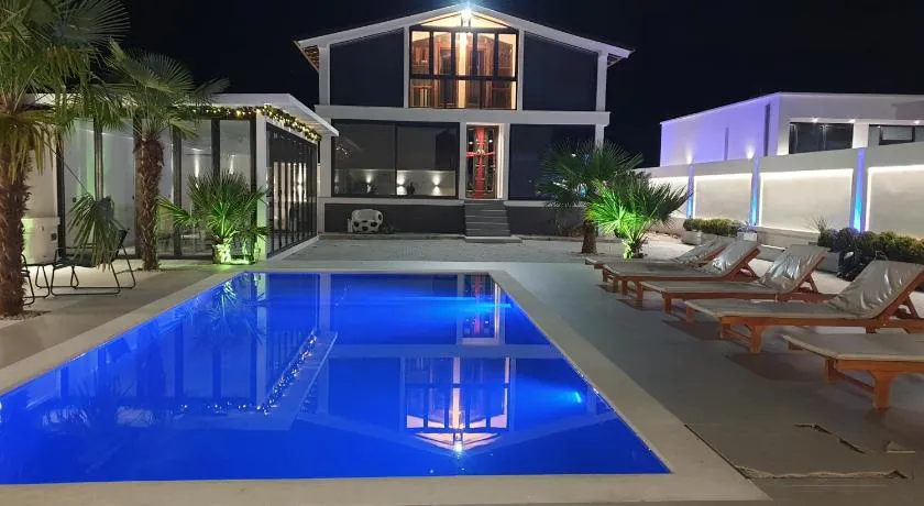 Isea Wood Villa - Image 1