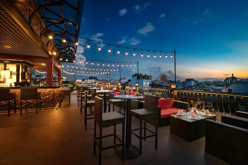 MK Premier Boutique Hotel - Image 1