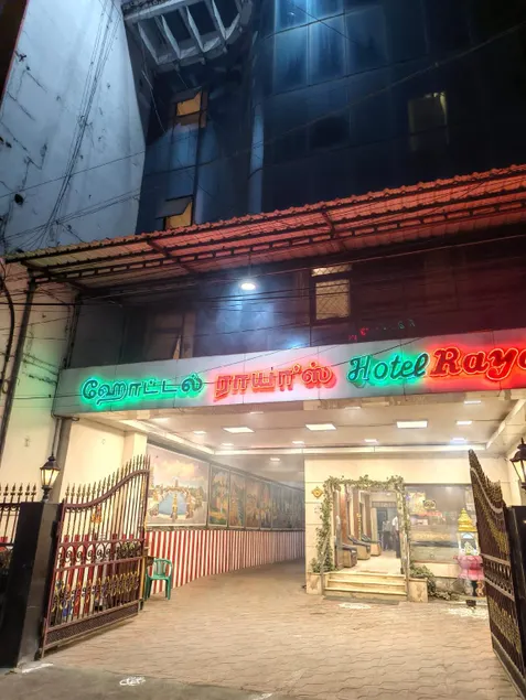 Hotel Raya's Annexe 1 - Image 1