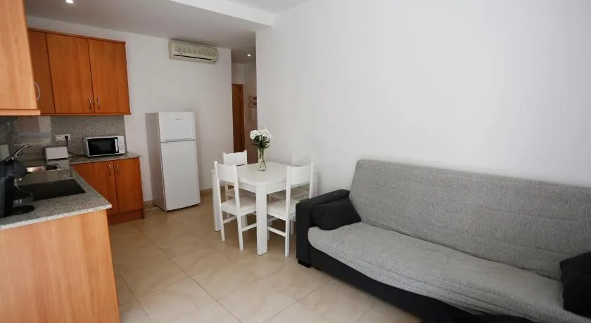 Apartaments Claudia - Image 1