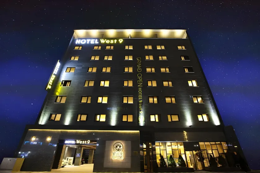 Gimpo West9 Hotel - Image 1