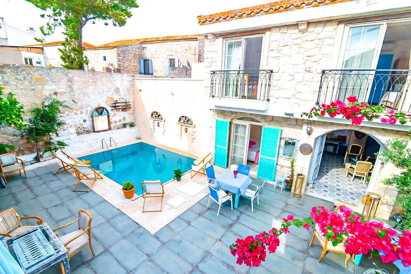 Alacati Asmali Konak Hotel - Image 1