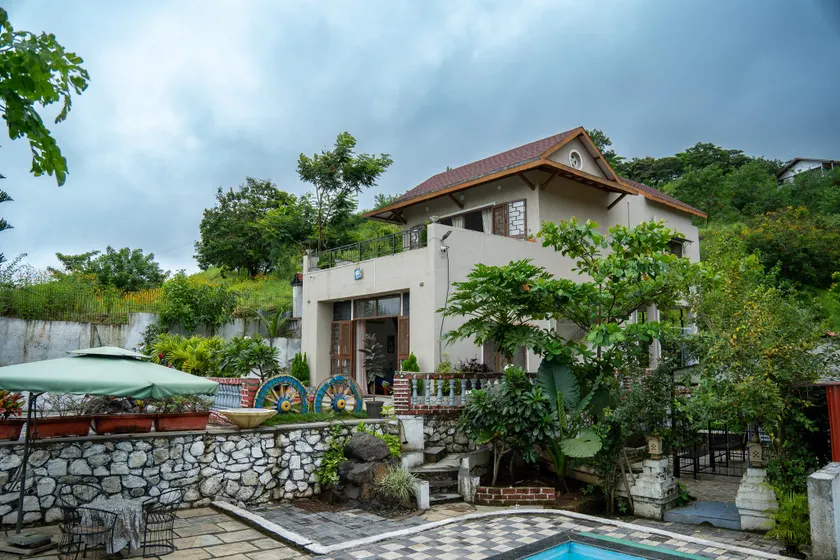 Gaikwad's Farm: Wada-Style with Pool & Scenic View - Image 1
