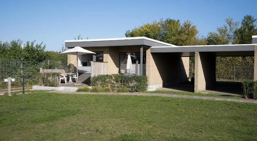 Blankwasserweg 131 Lensterstrand Oase Bungalow 1 - Image 1
