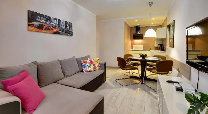 Eleganckie i Stylowe Apartamenty Sun Seasons 24 w Karpaczu z Parkingiem by Noclegi Renters - Image 1