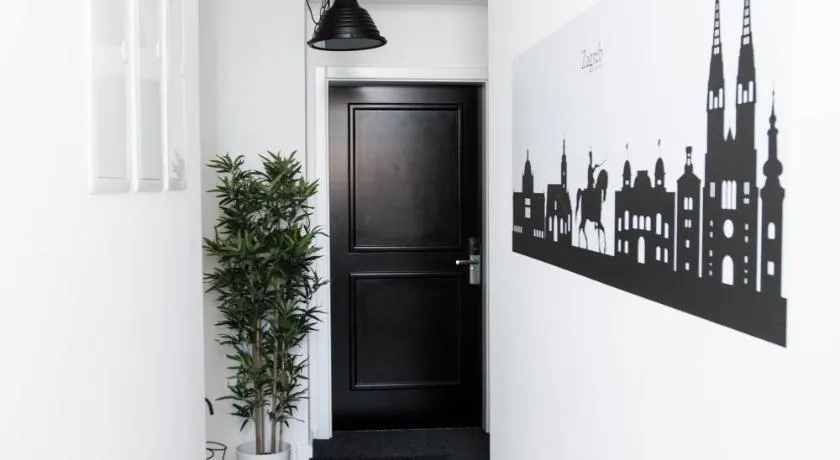 LOOX apartments Hatzova - Image 1