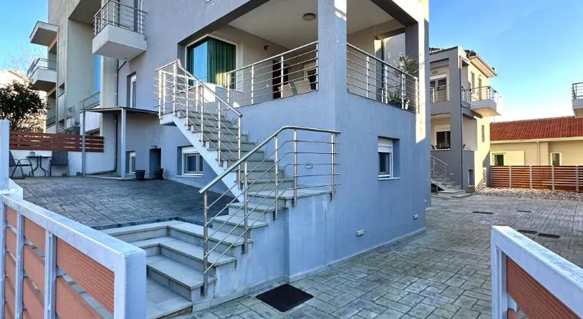 Clio Luxury Apartments - Image 1