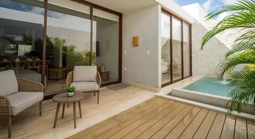 Villa con diseño moderno y alberca privada - Image 1