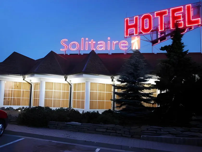 Hotel Solitaire FREE Parking Self Check-in - Image 1