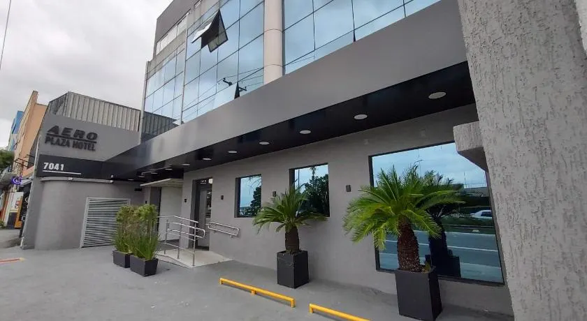 Aero Plaza Hotel - Image 1