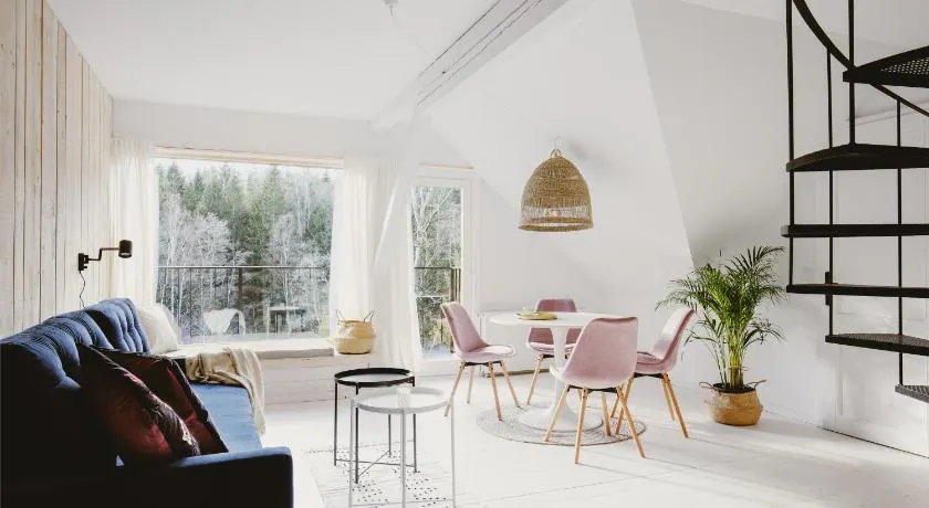 Drewniana Róża Pokoje i Apartamenty - Image 1