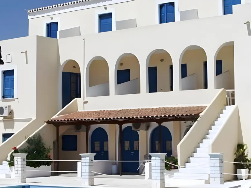 Lianos Hotel Apartments - Image 1