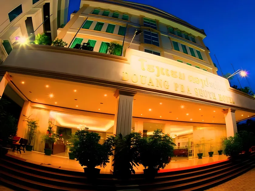 Douangpraseuth Hotel - Image 1
